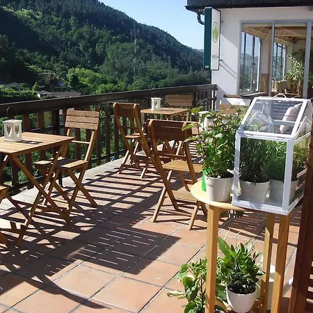 بيت شباب Geres *